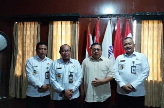 Deputi Penasihat Presiden saat  Berkunjung ke Kantor Pusat SMSI