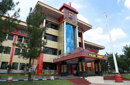 Seorang anggota DPRD Kota Medan, Salomo Tabah Ronal Pardede, dilaporkan ke Polda Sumatera Utara atas dugaan pemerasan terhadap sejumlah pengusaha biliar