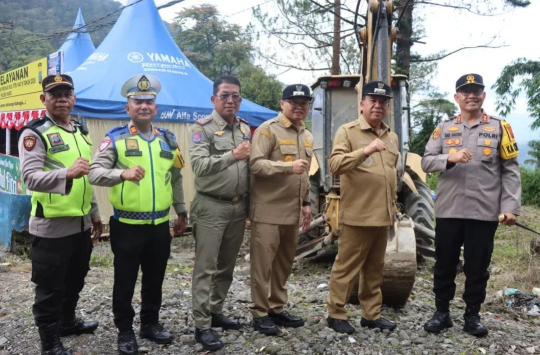 Forkopimda Karo Siagakan Alat Berat Antisipasi Longsor dan Pohon Tumbang Saat Mudik