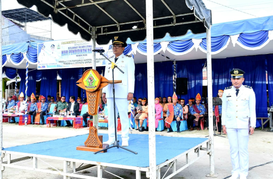 Hardiknas 2026 di Samosir Berbalut Ulos, Perpaduan Pendidikan dan Budaya yang Menyala