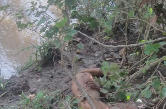 Warga temukan mayat tanpa busana di pinggiran sungai Bah Boluk, Tanah Jawa