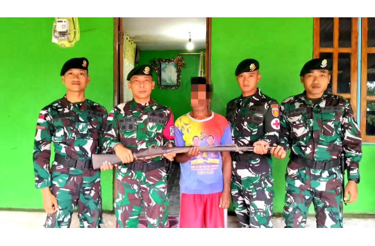 Humanis dan Persuasif! Satgas Pamtas Yonarmed 12 Kostrad Sukses Amankan Senjata Api dari Warga Perbatasan