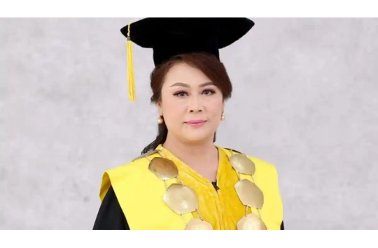 Rektor USI Prof. Dr. Sarintan Efratani Damanik, S.Hut, M.Si.