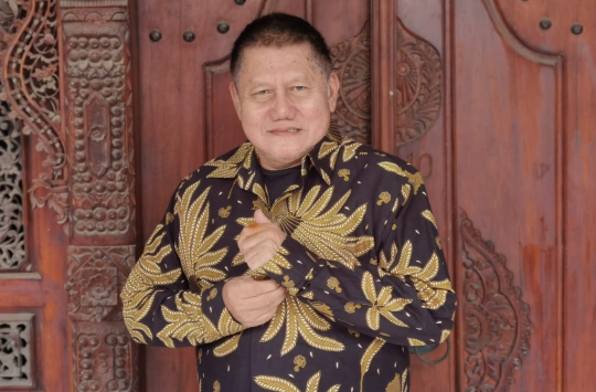 Ketua Umum Perjuangan Rakyat Nusantara (Pernusa), KP Norman Hadinegoro dan Presiden Jokowi. (Foto:Istimewa)