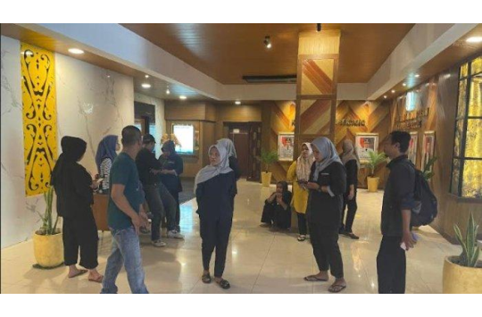 Para petugas kebersihan  dan keamana sekretariat DPRD Deli serdang dirumahkan