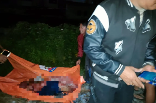 Polsek Siantar Utara saat mengevakuasi jenazah korban ( Foto Istimewa)