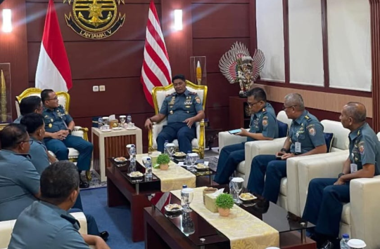 Kadiskumal, Laksamana Pertama TNI Dr. Ali Ridlo, memberikan sosialisasi tentang UNCLOS 1982 kepada prajurit Koarmada II dan Lantamal V Surabaya