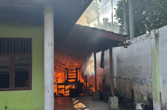 Kantor Kesbangpol Binjai Terbakar, Diduga Akibat Korsleting Listrik dari AC.(Foto: dok BPBD Binjai/Kabarnas.id)