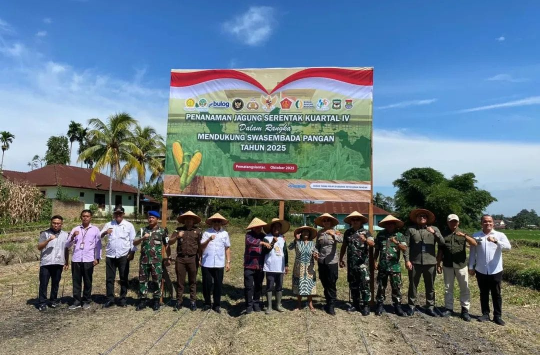 Acara  penanaman jagung secara serentak untuk kuartal IV tahun 2025  di Jalan Bahkora II, Kelurahan Pematang Marihat