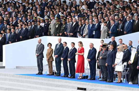 Presiden RI,  Prabowo Subianto saat mengikuti upacara Bastille Day 2025 yang berlangsung di Place de la Concorde, Paris. (Foto: Dispen AU)