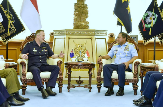 Kasau, Marsekal TNI M. Tonny Harjono, saat menerima kunjungan kehormatan dari Chief of RAAF, Air Marshal Stephen Chappell (Foto: Dispen AU)