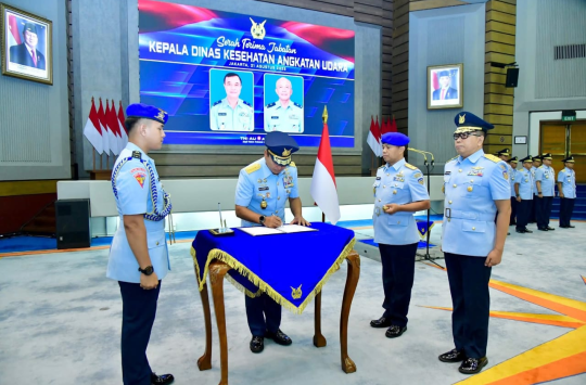 Acara serah terima jabatan Kadiskesau  (Foto: Dispen AU)