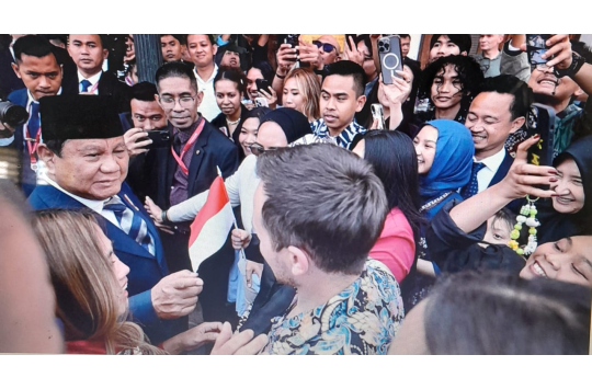 Presiden Prabowo Subianto disambut meriah penuh keakraban oleh diaspora Indonesia di St. Petersburg ﻿pada Rabu, 18 Juni 2025. (Foto: Setpres)