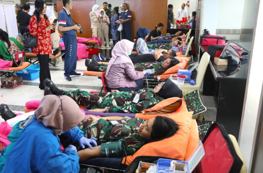 Kegiatan donor darah rutin yang digelaroleh Kemenhan  di Gedung Suprapto, Jakarta