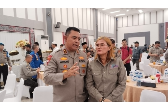 Kapolda Sumut Irjen Pol Whisnu Hermawan Februanto SIK MH dan  Ketua SMSI Sumut, Erris J Napitupulu