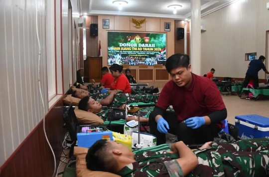 Kodam IV/Diponegoro menggelar aksi donor darah di Rumah Sakit Tk. III Bhakti Wira Tamtama