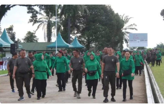 Kodim 0207/Simalungun saat menggelar kegiatan olahraga bersama (foto: Pendim0207/Sml)