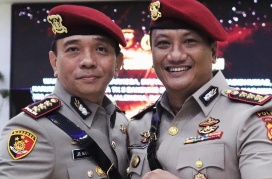 Kombes Pol Johanes R Manalu sebelah kiri (Foto: IG Polda Jabar)