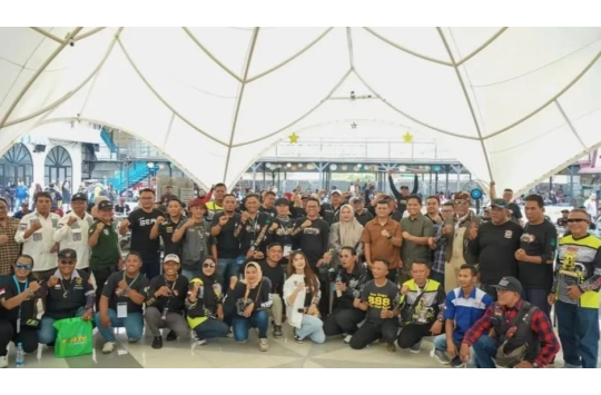 H. Zakiyuddin Harahap, saat menghadiri acara Kopdar Gabungan Komunitas Bikers yang digelar di Marelan Square, Minggu (7/9/2025). (Foto: Diskominfo Medan)