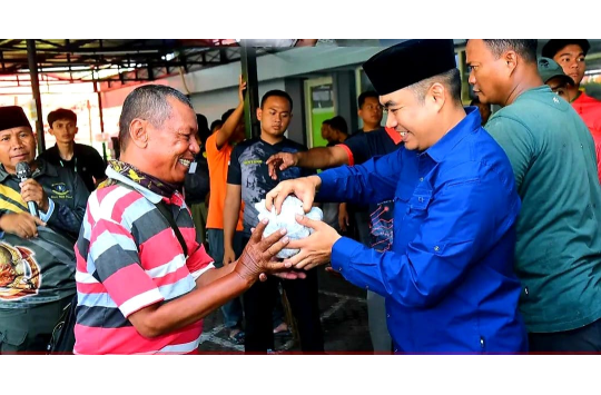 Korps Marinir TNI AL Bagikan Daging Kurban Idul Adha 1447 H kepada Warga dan Prajurit