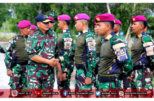 Kunjungi Natuna, Pangkogabwilhan I Suntik Semangat Prajurit Marinir Penjaga Laut Natuna Utara
