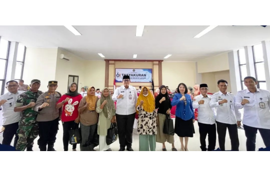 Kalapas Pemuda Langkat, Raymon Andika Girsang usai mengikuti acara HBP ke - 61 melakukan foto bersama (foto: Humas Lapada)