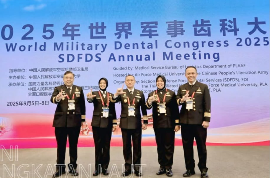 Lima Pamen TNI AL yang mengikuti SDFDS di Xian , China (foto : Dispen AL)