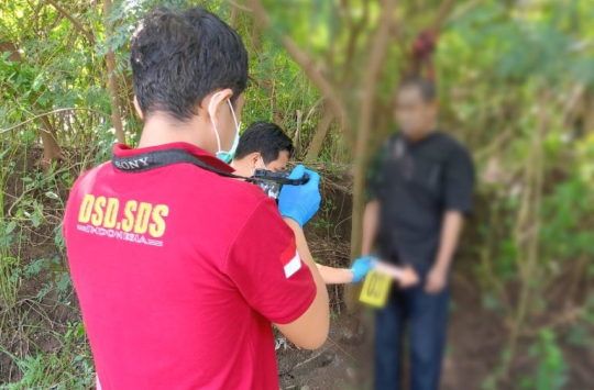 Mayat Pria Tanpa Identitas Ditemukan dalam Kondisi Tergantung Di Jalan Metro Tanjung (Foto: Istimewa)