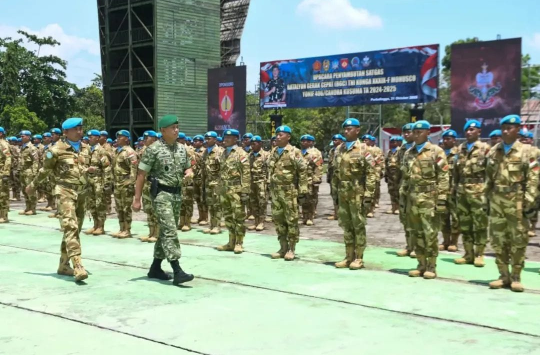 Mayjen TNI Achiruddin saat menyambut pulangnya Satgas Batalyon Gerak Cepat (BGC) TNI Kontingen Garuda XXXIX-F MONUSCO (foto' Pendam IV/Dip)