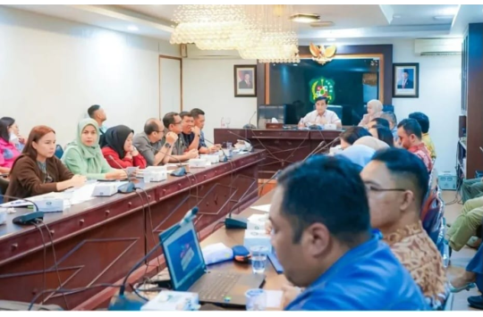 Asisten Pemerintahan dan Kesejahteraan Rakyat Setda Kota Medan, M. Sofyan memimpin rakor persiapan Rakernas XVIII APEKSI 2026