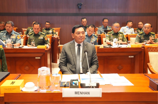 Menteri Pertahanan Republik Indonesia, Sjafrie Sjamsoeddin, saat menghadiri Rapat Kerja bersama Komisi I DPR RI