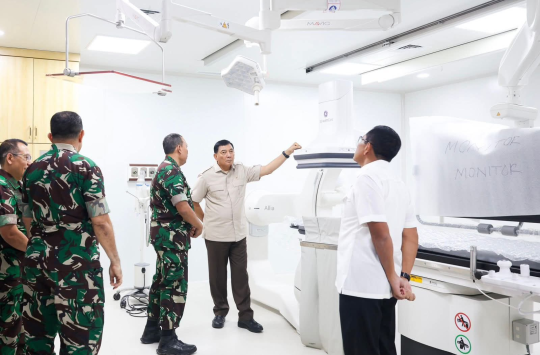 Menteri Pertahanan Republik Indonesia, Sjafrie Sjamsoeddin, meninjau pembangunan RSPPN Soedirman di Jakarta (foto: Kemenhan)