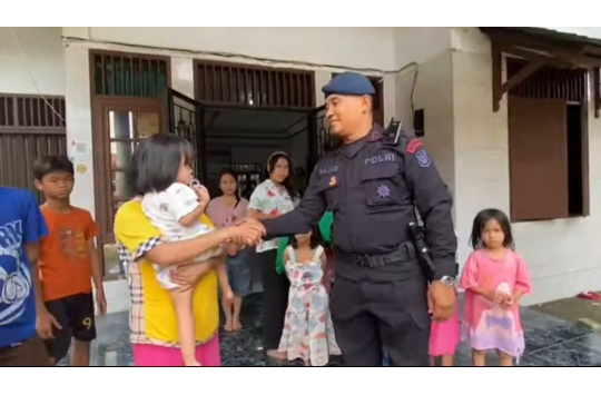 Personel Batalyon A Satuan Brimob Polda Sumatera Utara kembali melaksanakan bakti sosial Minggu Kasih (foto; Humas Brimob)