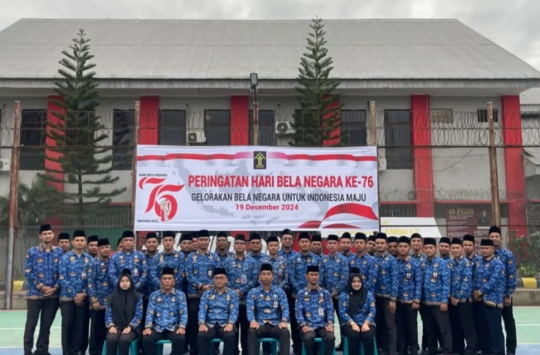 Para Pegawai Lapas Pemuda Langkat Foto Bersama Usai Mengikuti Upacara (foto: Humas Lapada Langkat)