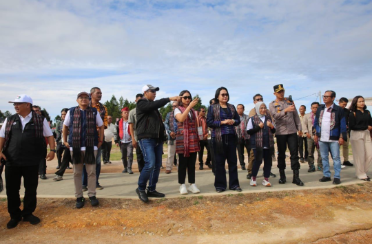 Wamen Pariwisata Ni Luh Puspa sat berkunjung ke Hutaginjang, Kec. Muara (Foto:Loksa Situmeang/Kabarnas.com)