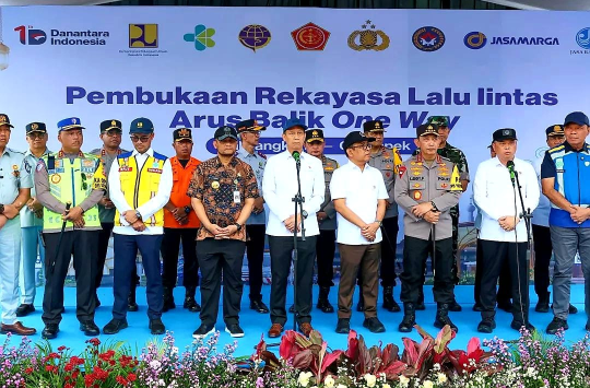 One Way Arus Balik Resmi Dimulai, Pangdam Diponegoro Hadiri Flag Off di Tol Kalikangkung