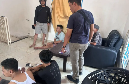 Opsnal Sat Narkoba saat mengamankan pengedar sabu di Pematangsiantar