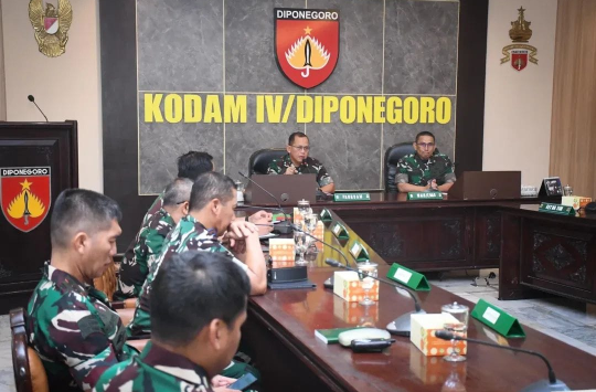 Mayjen TNI Achiruddin, S.E., M.Han., Pangdam IV/Diponegoro, secara resmi menutup pelaksanaan Taklimat Akhir Audit Kinerja Itjenad   (Foto: Kodam IV/Diponegoro﻿)