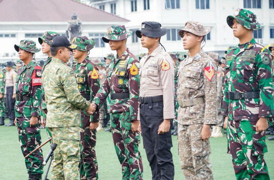 Panglima Kostrad Hadiri Penutupan Latsitardanus ke-46, Tegaskan Komitmen Cetak Perwira Muda Tangguh dan Humanis