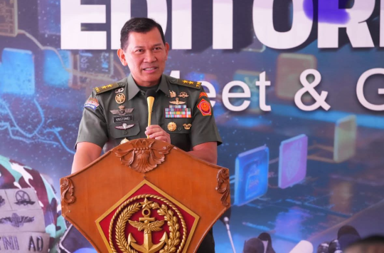 Mayjen TNI Kristomei Sianturi, Kepala Pusat Penerangan TNI