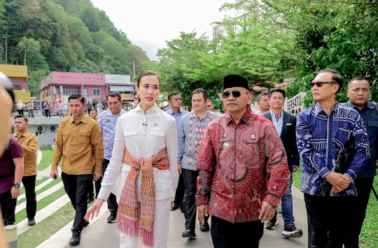 Parapat Naik Kelas! Kunjungan Menteri Pariwisata Perkuat Status Danau Toba Menuju Destinasi Dunia