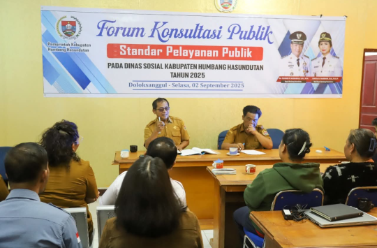 Asisten Administrasi Umum Tua Marsatti Marbun membuka FKP di Dinas Sosial Humbahas (Foto: Diskominfo Humbahas)