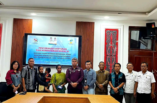 Pemkab Taput Serahkan Santunan Korban Kebakaran di Parmonangan, Wabup: Semoga Meringankan Beban Keluarga