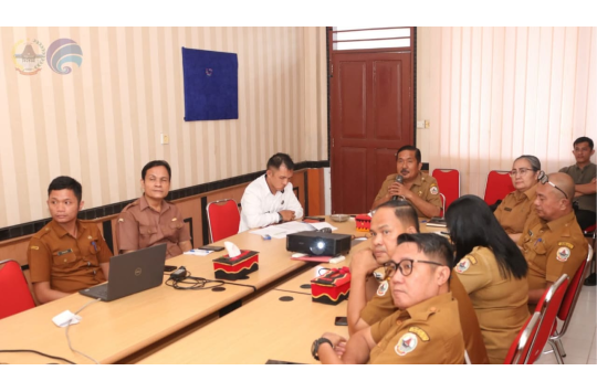 Pj. Sekretaris Daerah Kota Gunungsitoli, Meiman Kristian Harefa saat mengikuti egiatan Monev, KIP yang digelar Komisi Informasi Provinsi Sumatera Utara, ﻿secara daring melalui Zoom Meeting