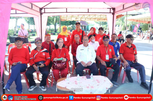 Wakil Wali Kota Gunungsitoli, Martinus Lase, SH, secara resmi meluncurkan program Sekolah Lansia di Kota Gunungsitoli