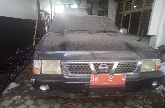Mobil Nissan Terrano