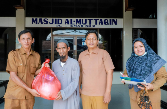 Pemko Pematangsiantar Bagikan Bantuan Perbekalan Ramadhan ke Masjid dan Mushollah