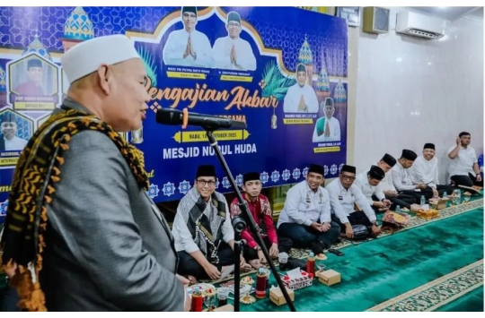 Pengajian Akbar di Masjid Nurul Huda, Wali Kota Medan Ajak Warga Perkuat Doa dan Kepedulian Pascabanjir