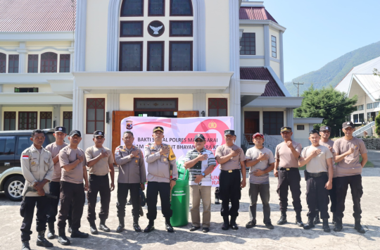 Peringati Hari Bhayangkara ke-79, Polres Manggarai Gelar Bakti Sosial Religi di Tempat Ibadah