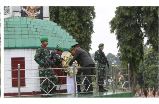 Letkol Inf Gede Agus D.P. ziarah di TMP Nagur, Pematangsiantar (Foto ; Pendim 0207/Sml)
